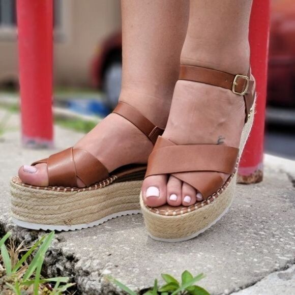 Tan Buckle Ankle Strap Platform Sandal Wedge - Picture 2 of 4